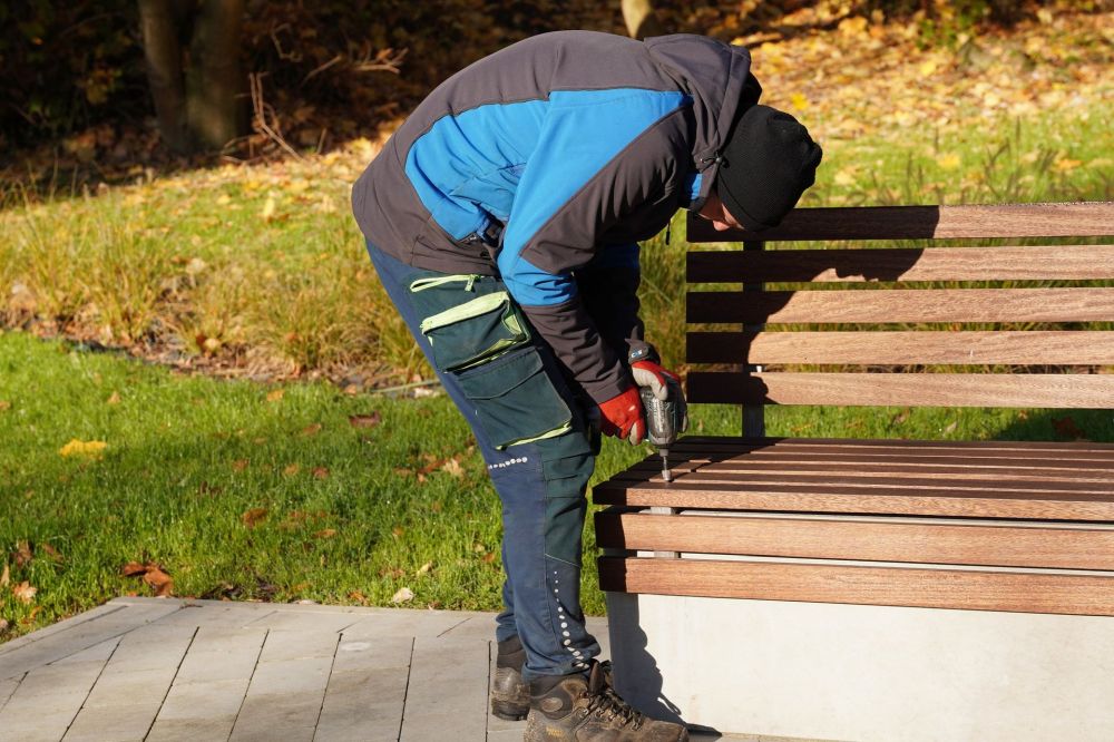 Jesienne porządki w Jastrzębiu-Zdroju. Trwa renowacja parku kieszonkowego